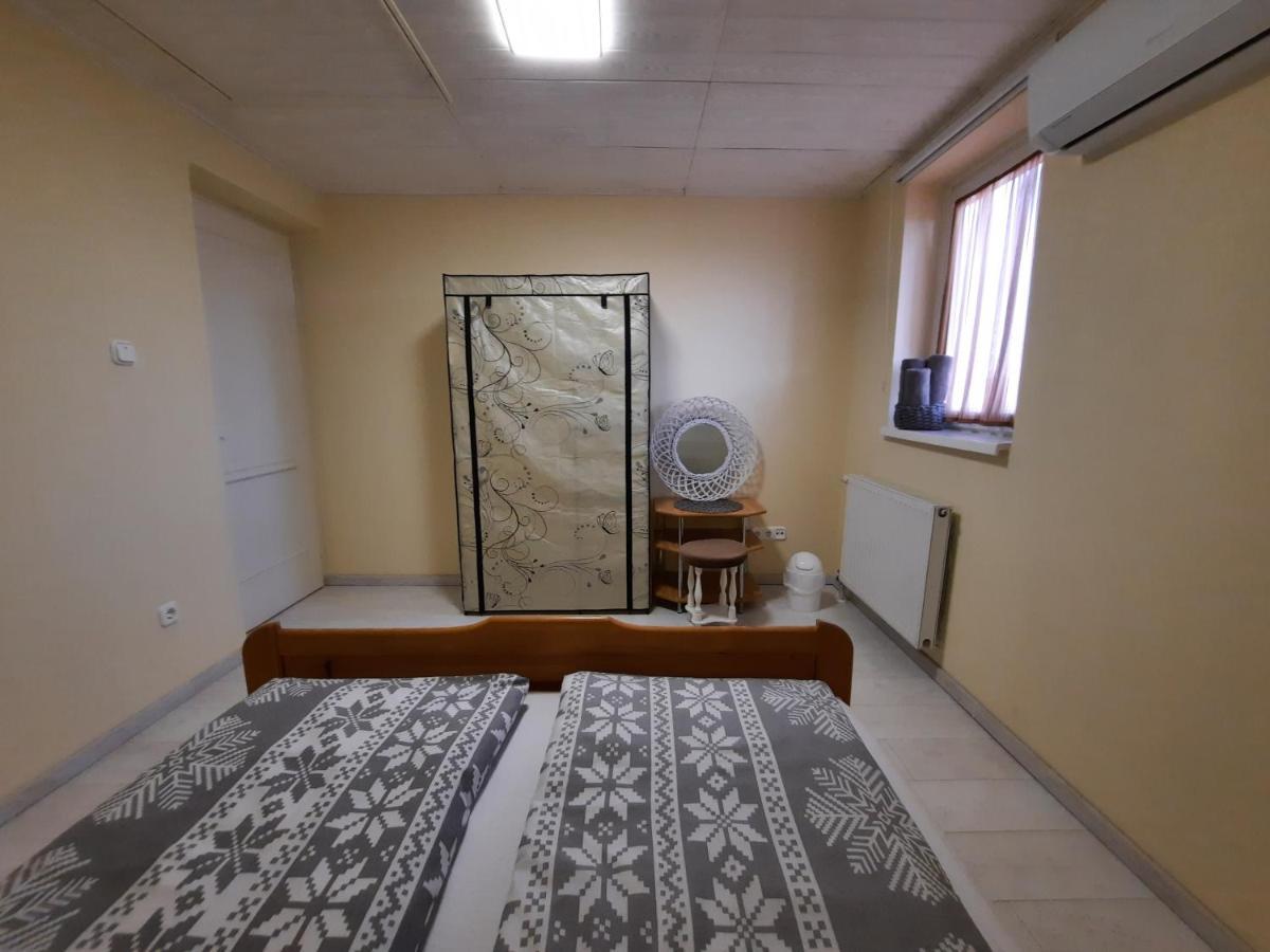 Sarkcsillag Vendeghaz Appartement Kiskoros Buitenkant foto